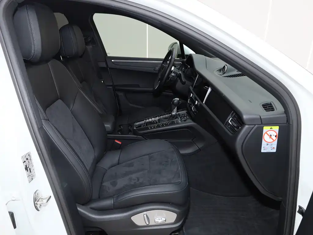 Porsche Macan — миниатюра 10