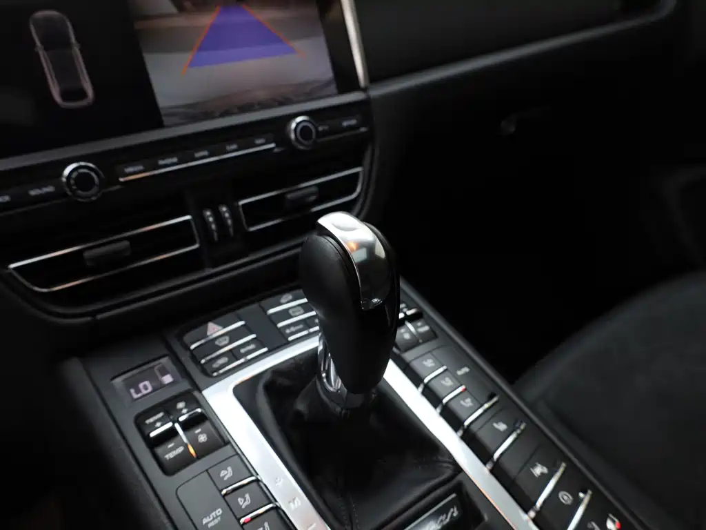 Porsche Macan — миниатюра 18