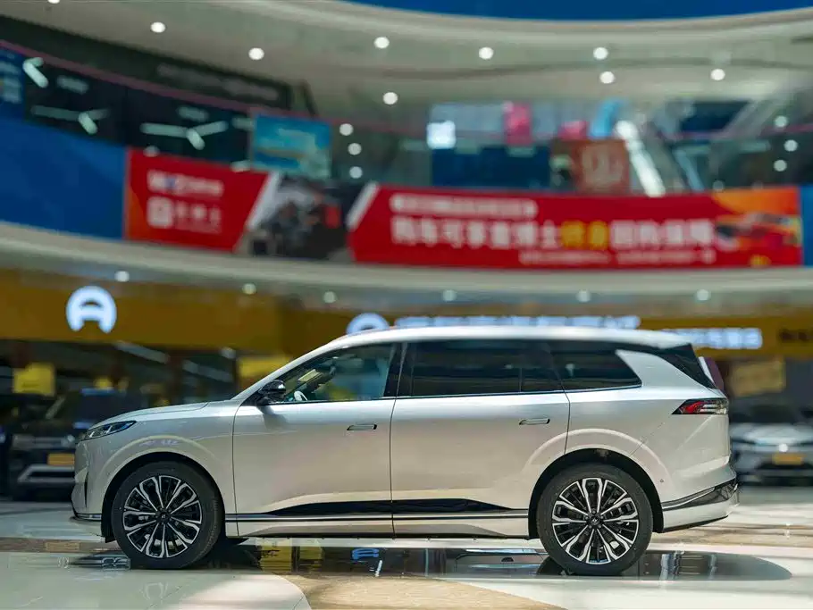 Dongfeng eπ008 2026 мест