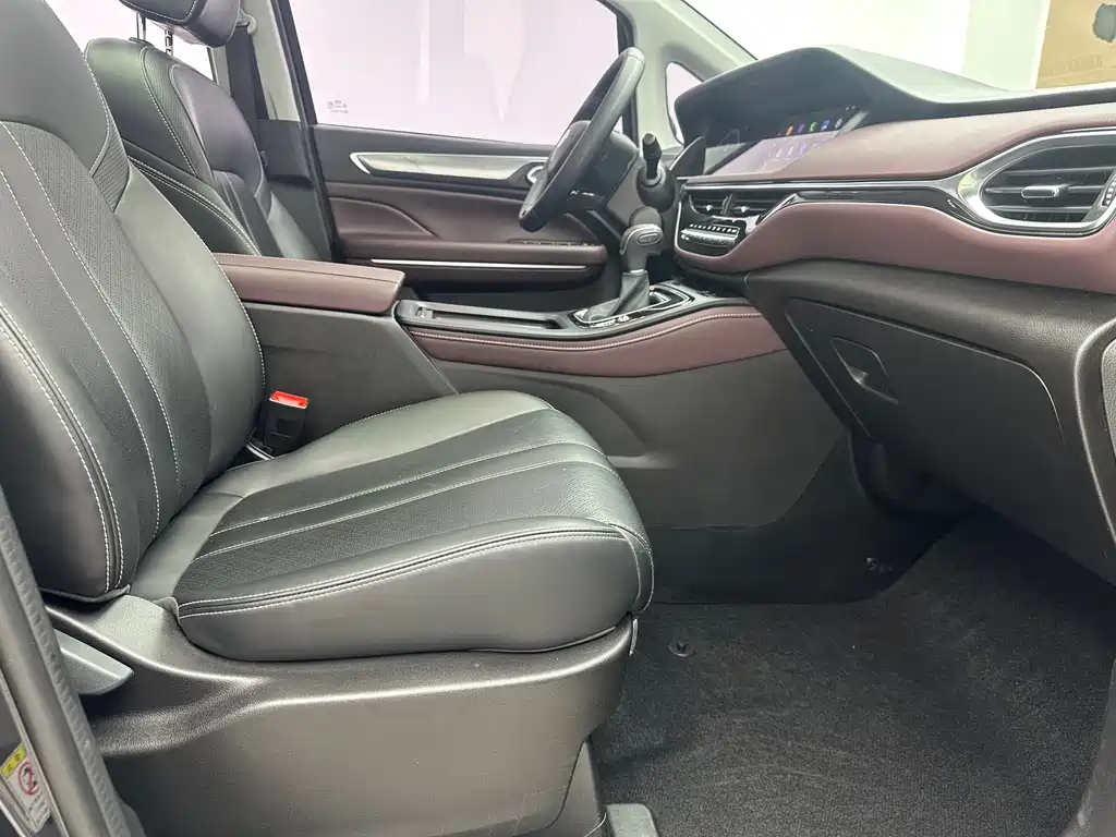 GAC Motor Trumpchi M6 — миниатюра 10