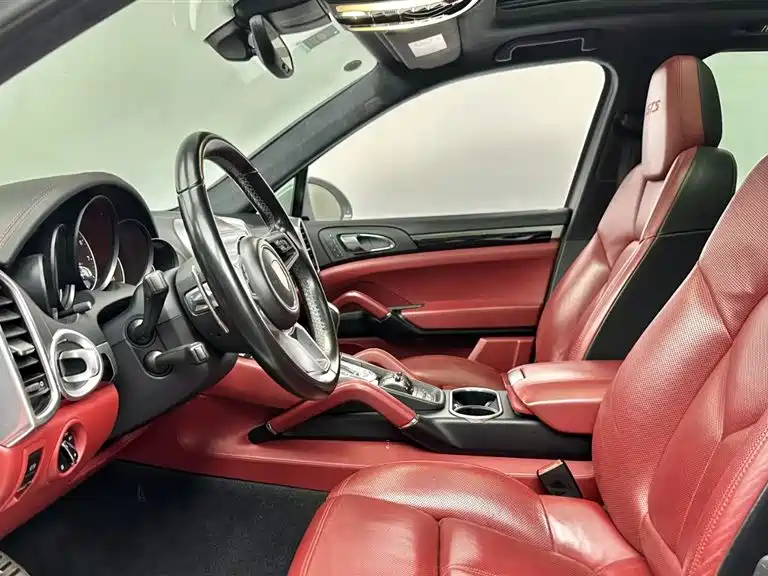 Porsche Cayenne — миниатюра 10