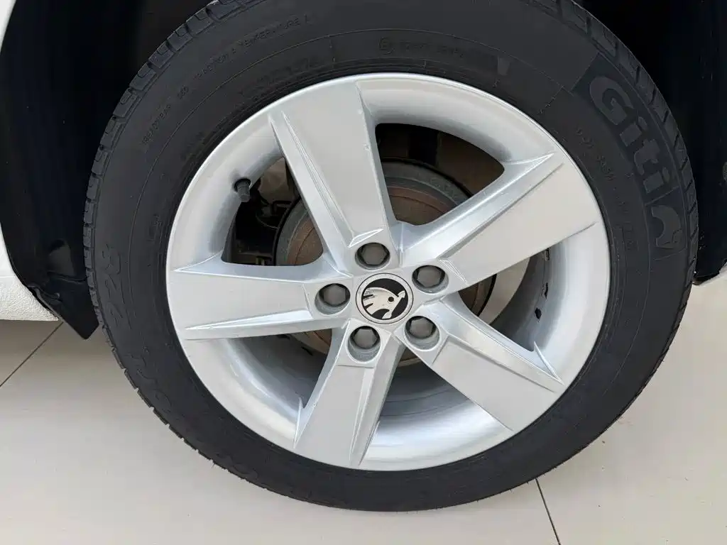 Skoda Fabia — миниатюра 6