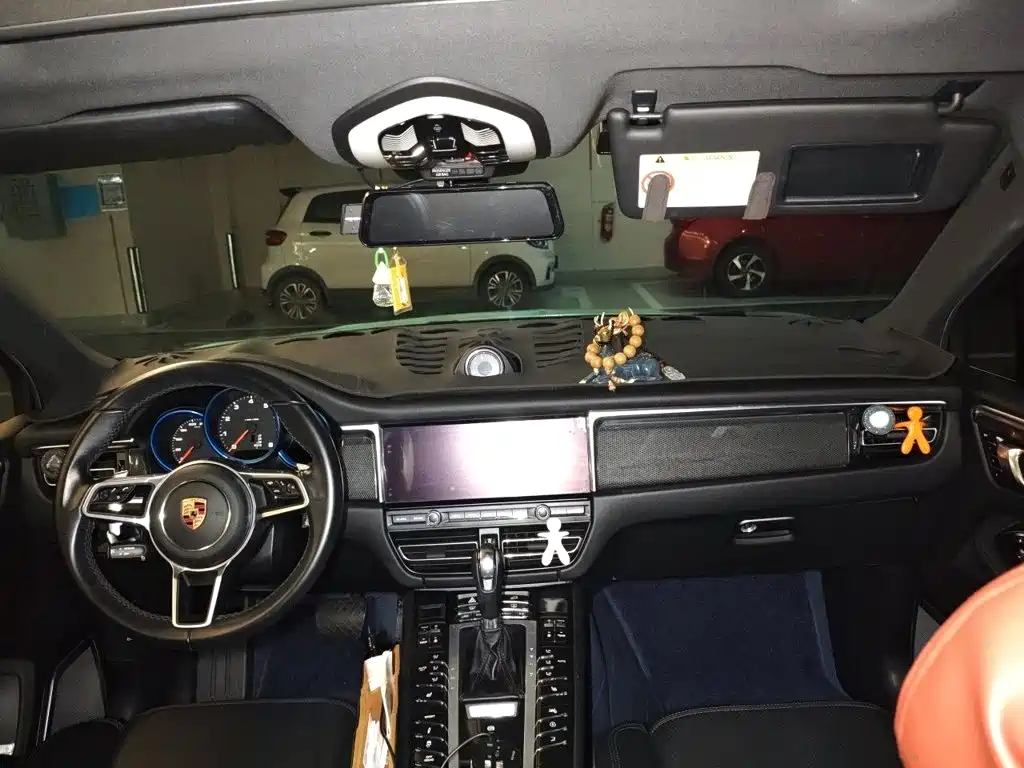 Porsche Macan — миниатюра 5