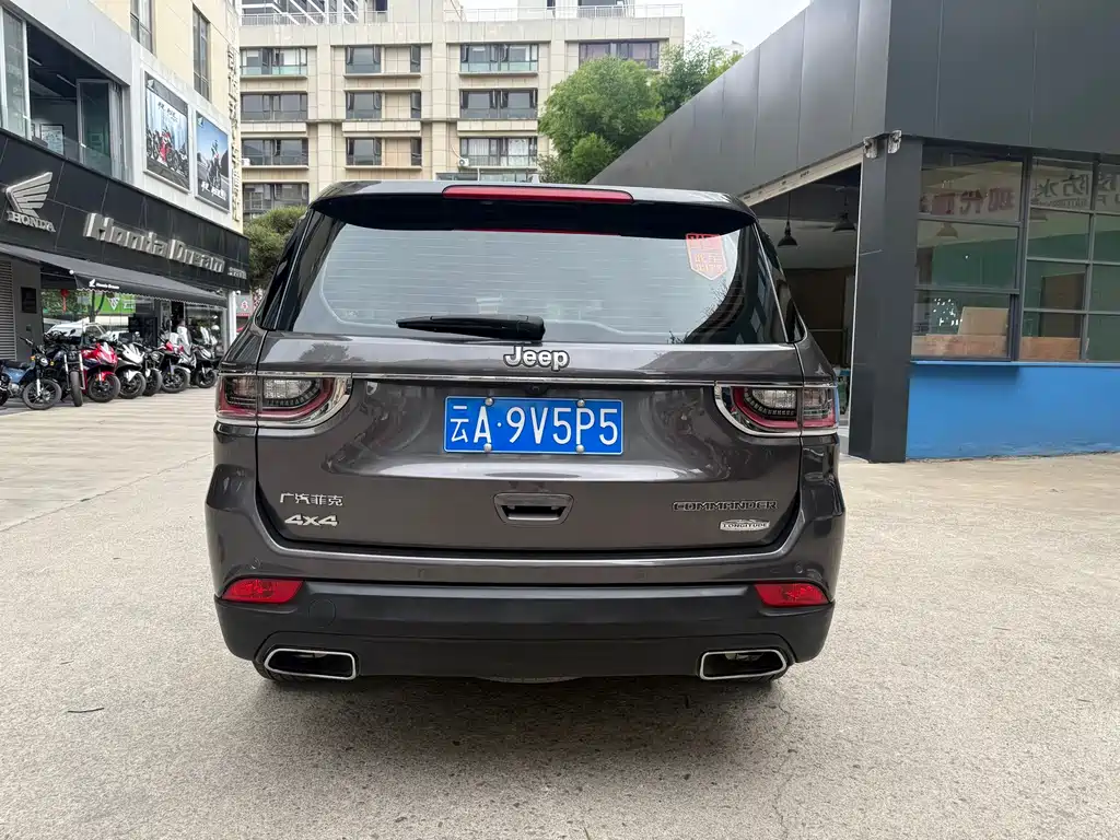 Jeep Commander — миниатюра 4