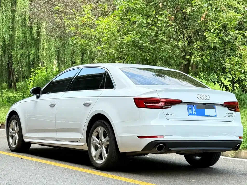 Audi A4L 2017 40 TFSI