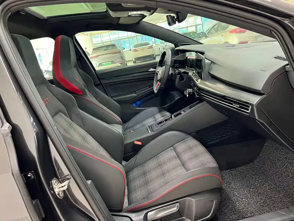 Volkswagen Golf GTI — миниатюра 7