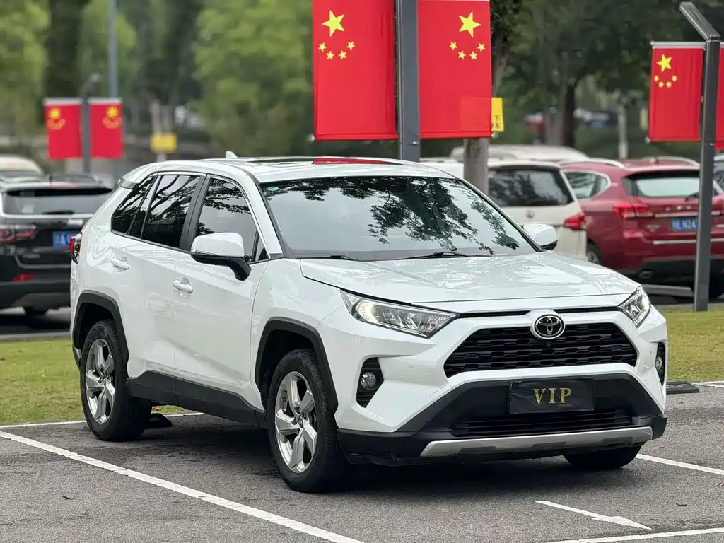 Toyota RAV4 — миниатюра 3