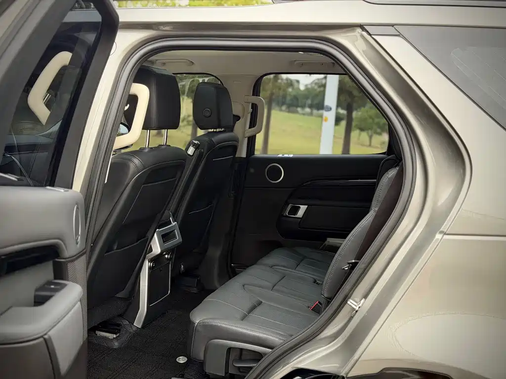 Land Rover Discovery — миниатюра 8