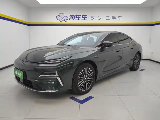 2025 Geely Galaxy Xingyao 8