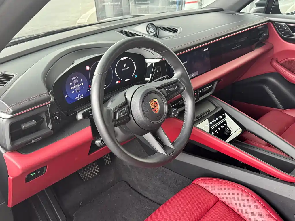 Porsche Macan EV — миниатюра 12