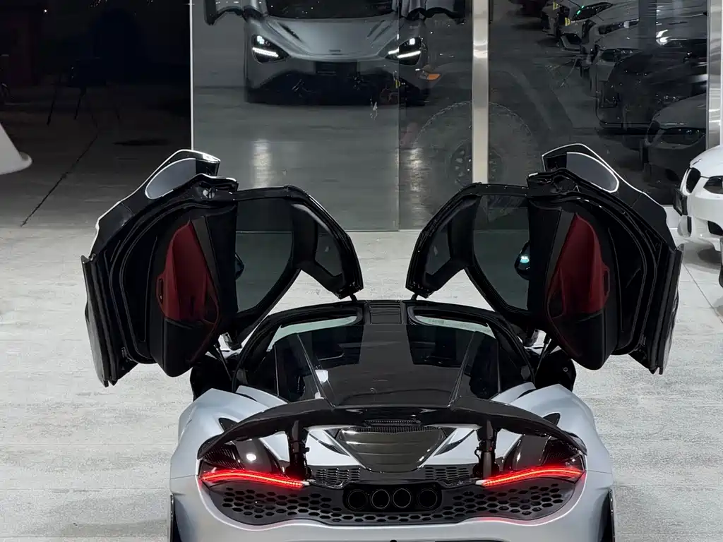 McLaren 720S — миниатюра 18