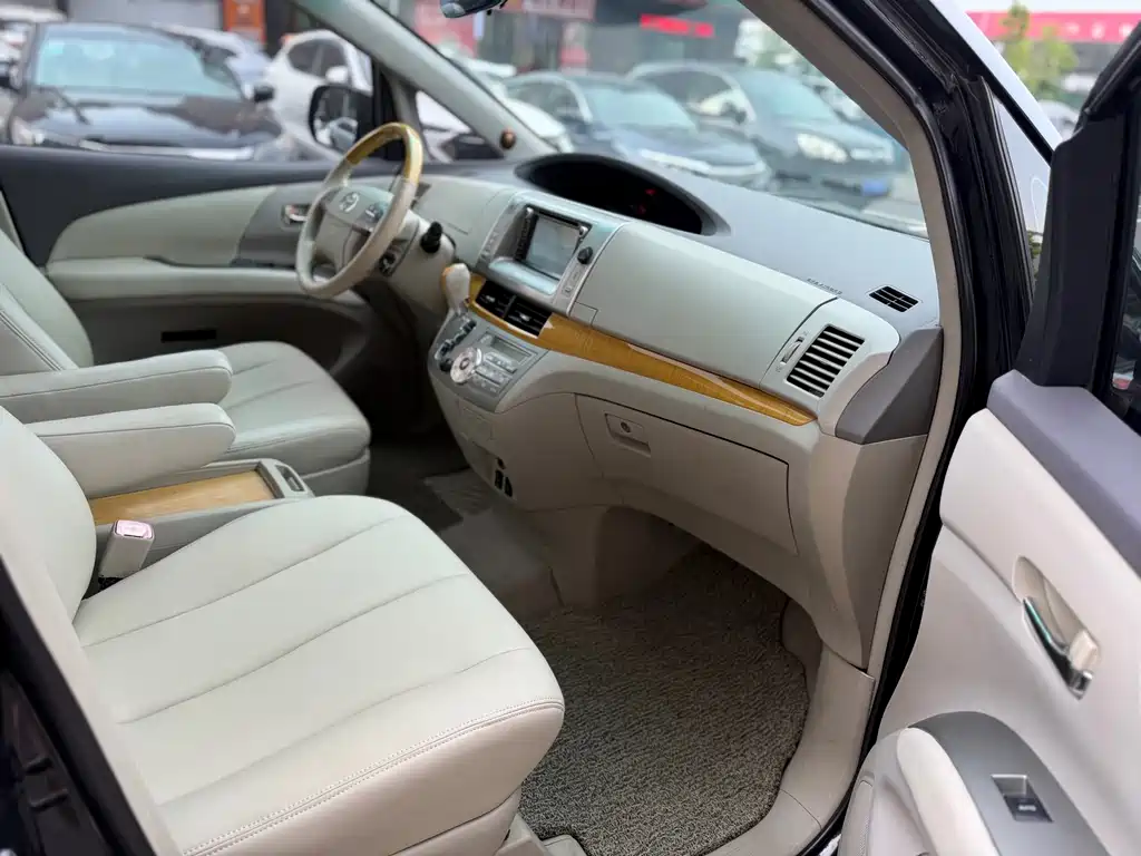 Toyota Previa — миниатюра 15