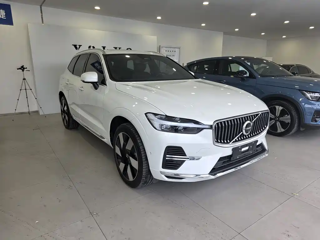 VOLVO XC60 PLUG IN HYBRID