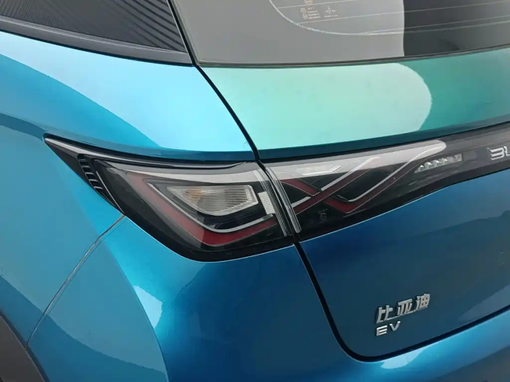 BYD Dolphin 2021 — фото 13