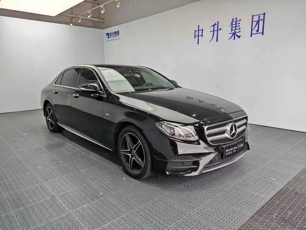 Mercedes-Benz E-Class — миниатюра 3