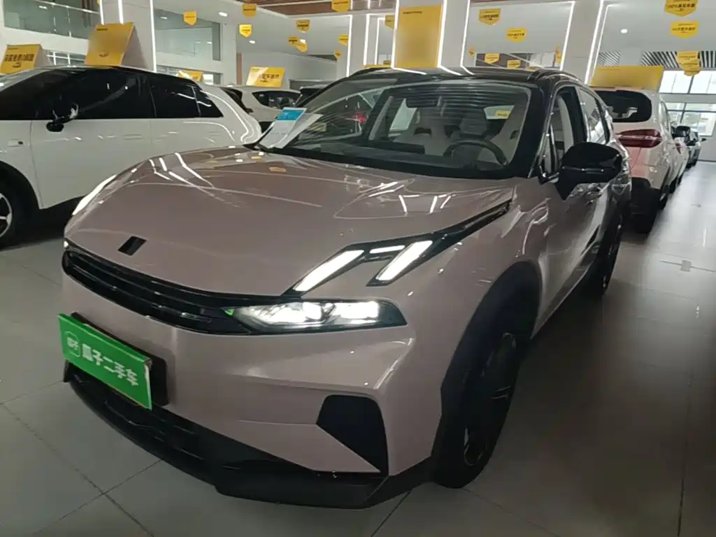 Lynk & Co 06 EM-P
