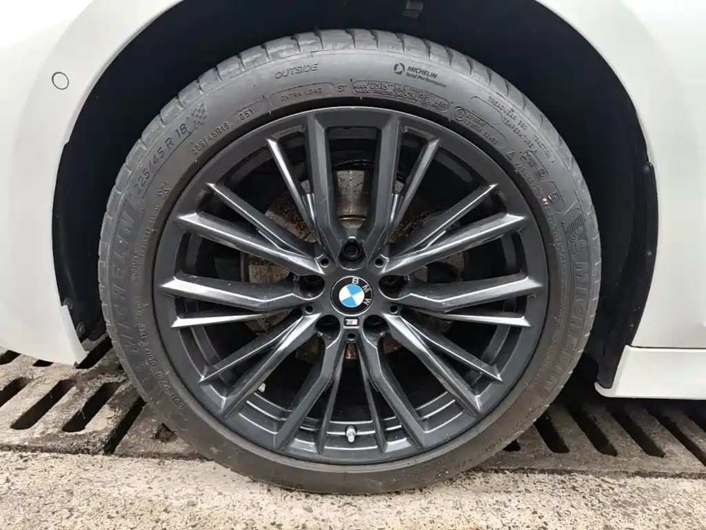 BMW 3 Series — миниатюра 23