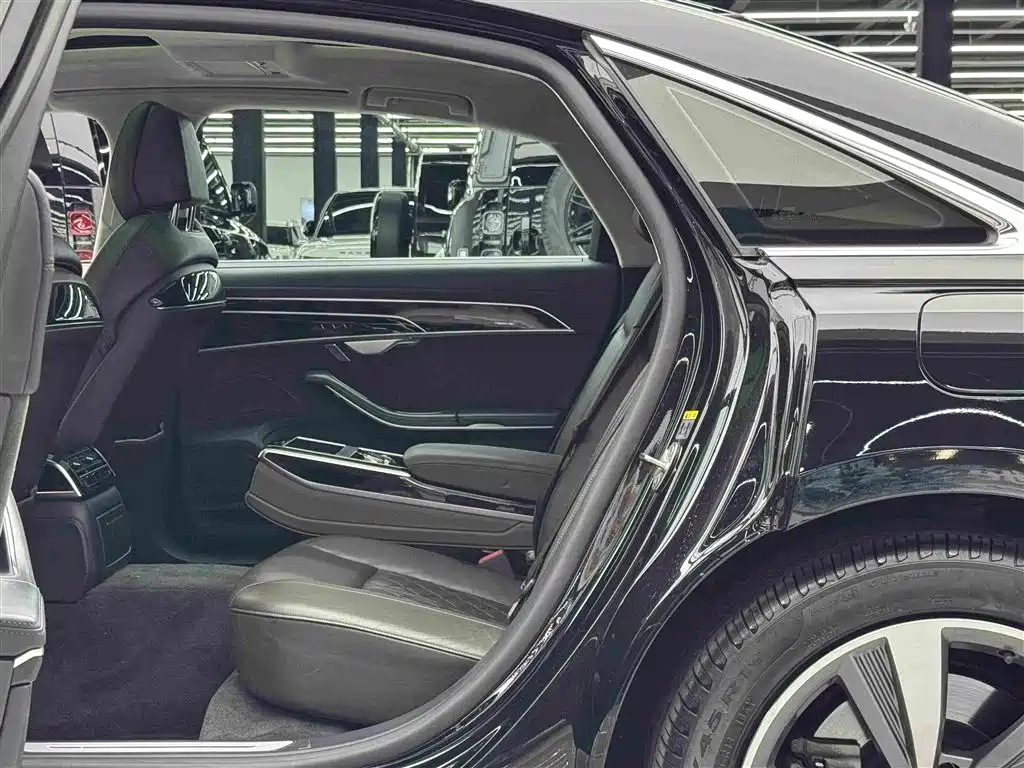 Audi A8 New Energy — миниатюра 8