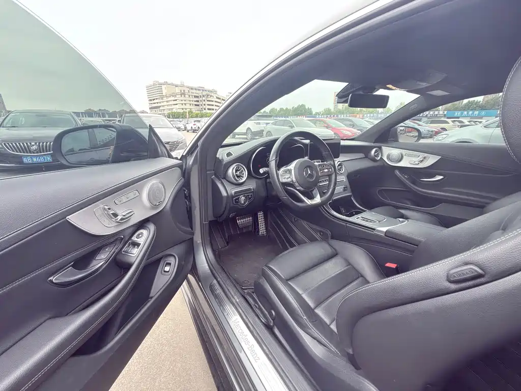 Mercedes-Benz C-Class (Import) — миниатюра 4