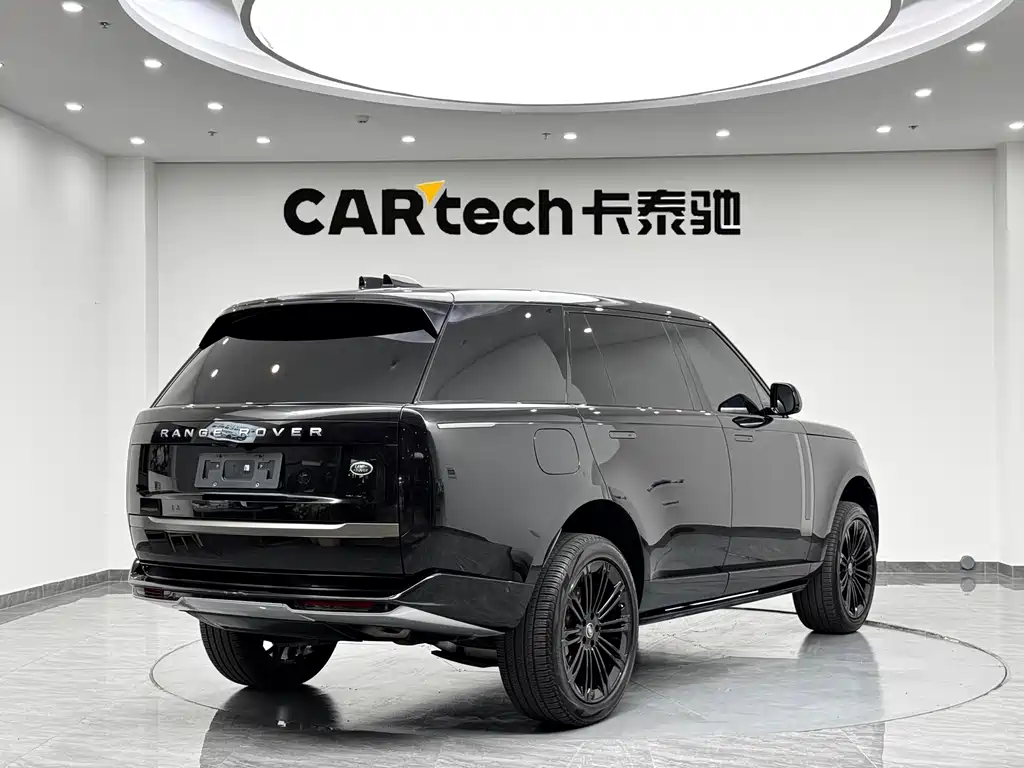 Land Rover Range Rover 2025 3.0 L6 400PS Long Wheelbase мест
