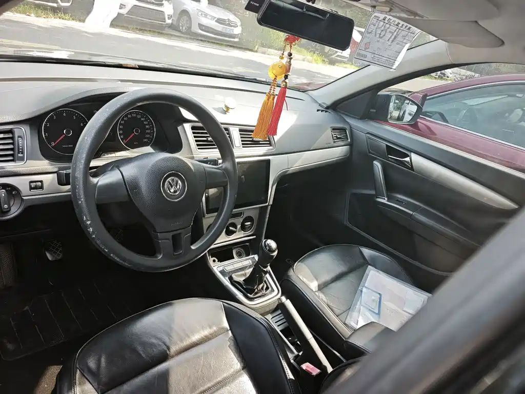Volkswagen Lavida — миниатюра 4
