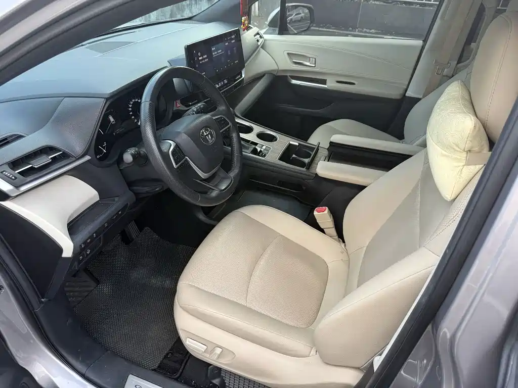 Toyota Granvia — миниатюра 16