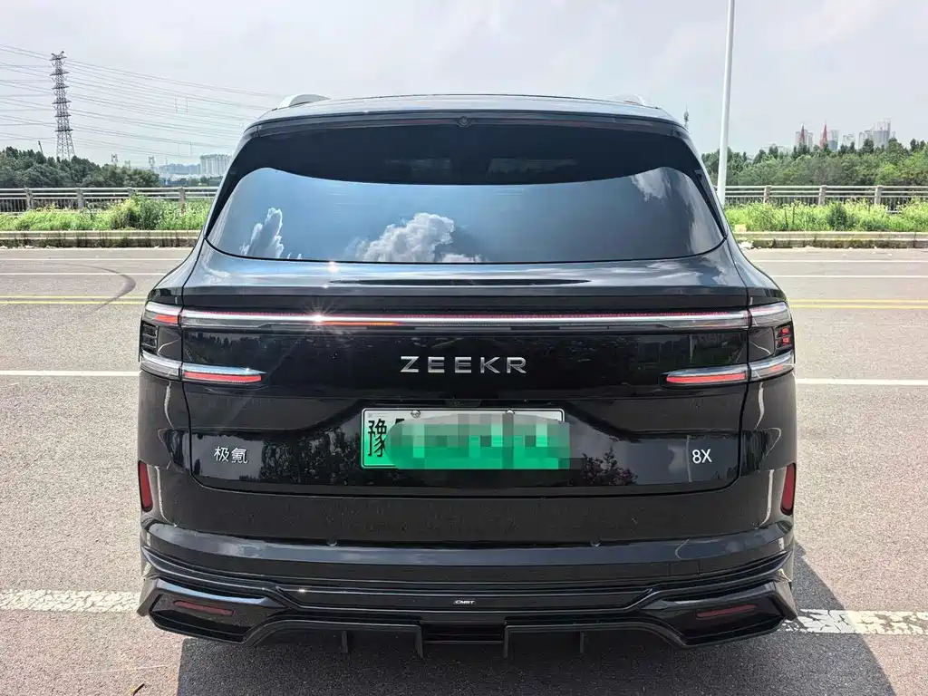 Zeekr 8X — миниатюра 8