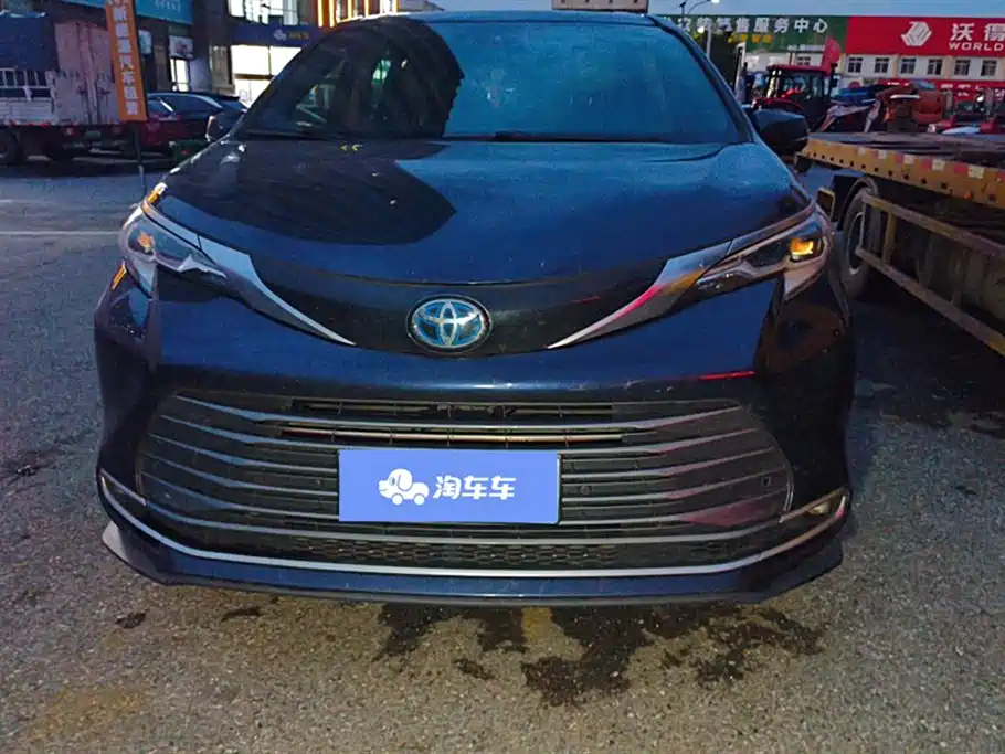 Toyota Sienna 2021 2.5L Luxury