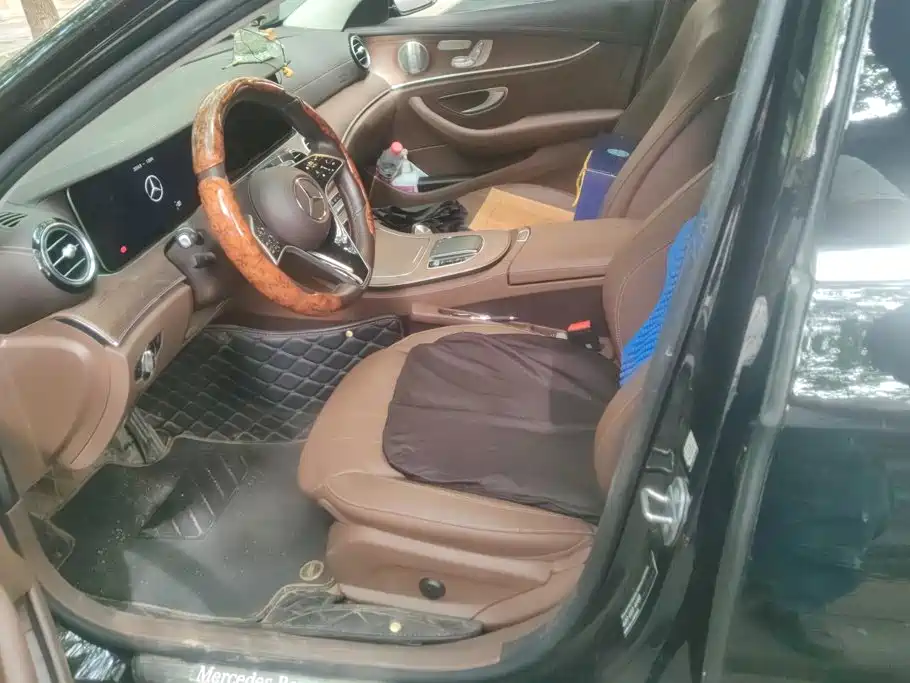 Mercedes-Benz E-Class — миниатюра 9