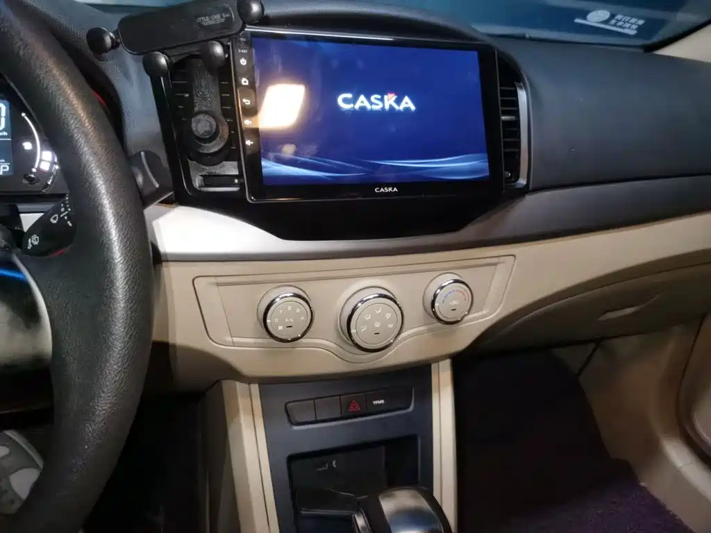 Roewe 350 — миниатюра 9