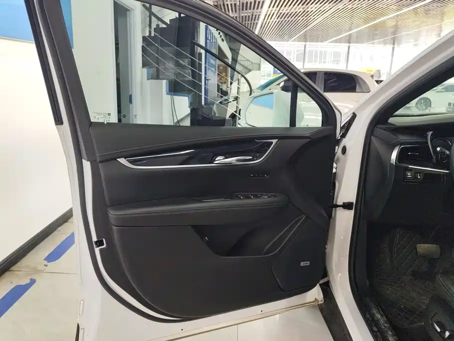 Cadillac XT5 — миниатюра 7