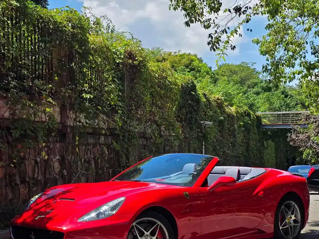 Ferrari California T