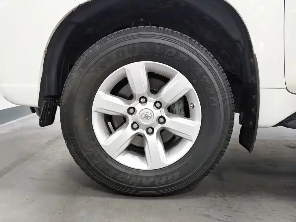 Toyota Prado — миниатюра 17
