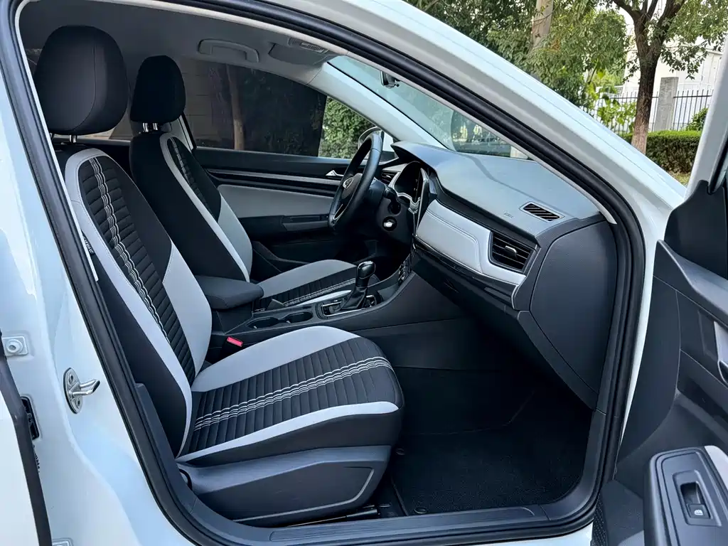 Volkswagen Bora — миниатюра 18