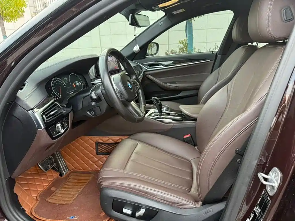 BMW 5 Series — миниатюра 7