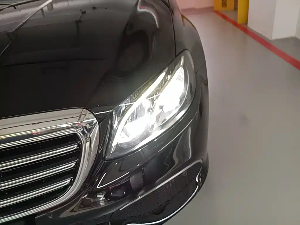Mercedes-Benz E-Class — миниатюра 24