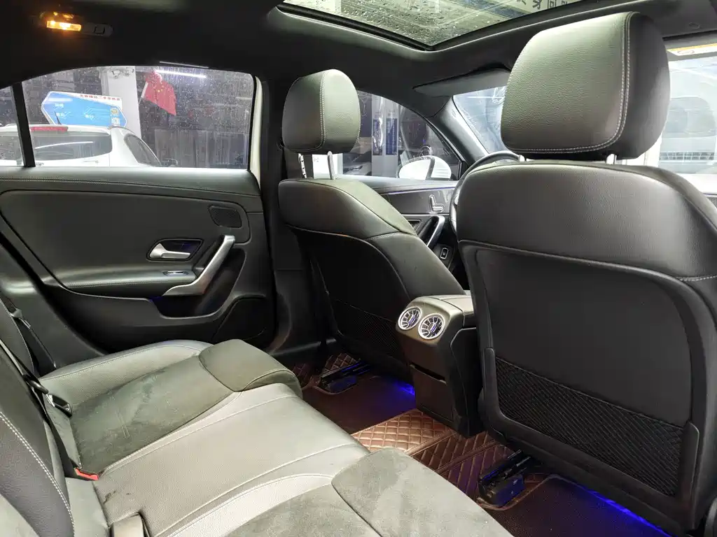 Mercedes-Benz A-Class — миниатюра 10