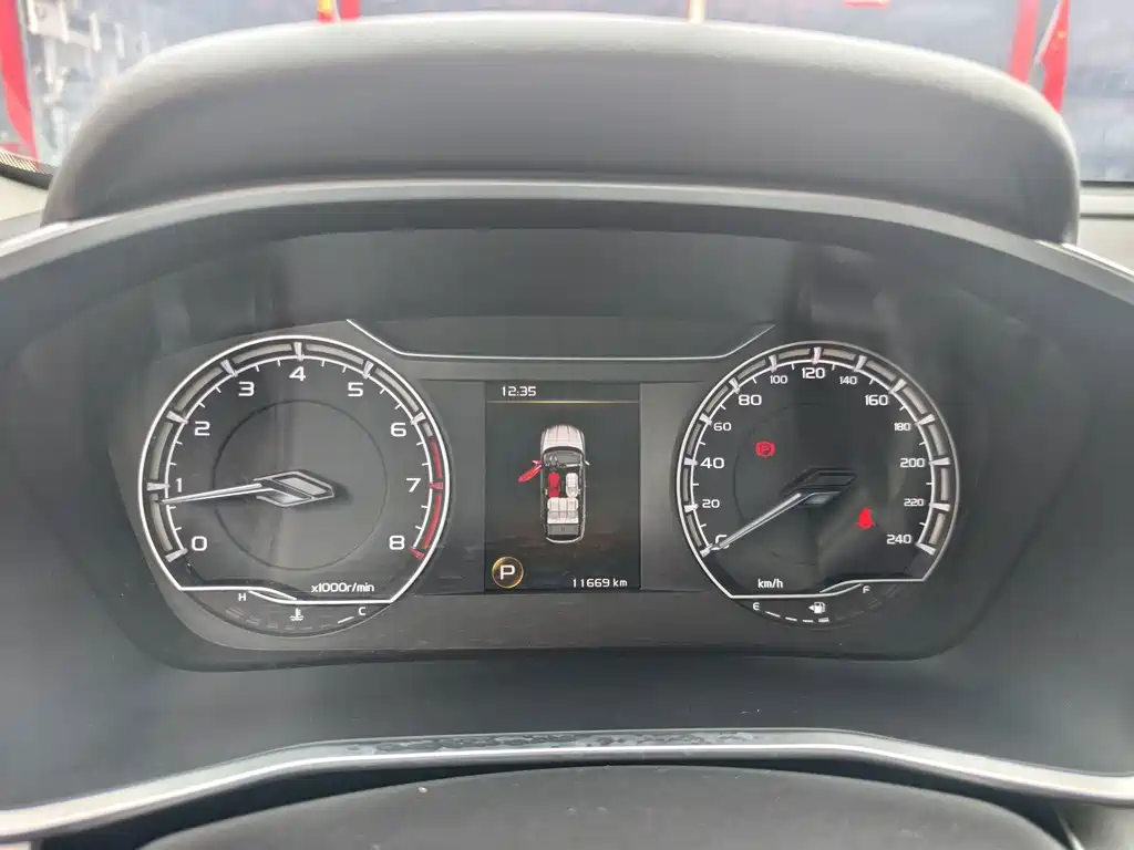 Geely Binyue — миниатюра 10
