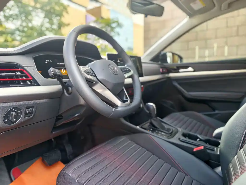 Volkswagen Lavida — миниатюра 6