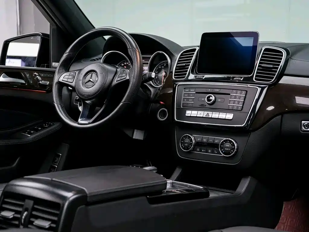 Mercedes-Benz GLS — миниатюра 14