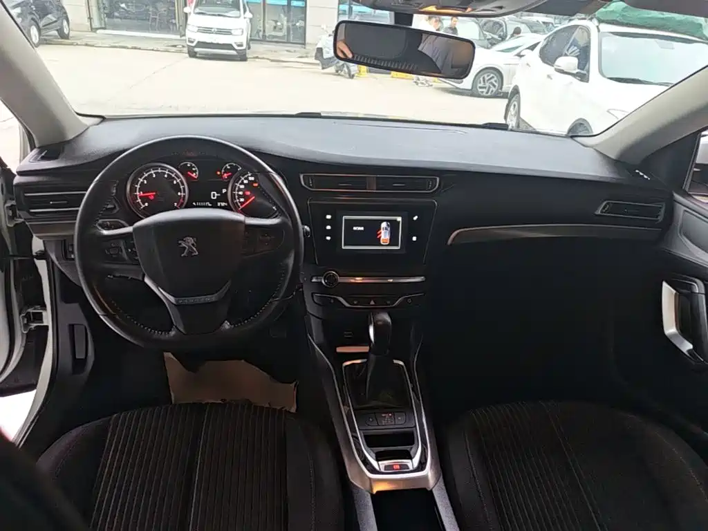 Peugeot 408 — миниатюра 10