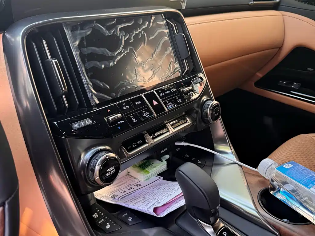 Lexus LX — миниатюра 5