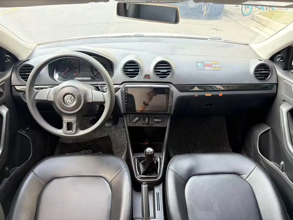 Volkswagen Jetta — миниатюра 6