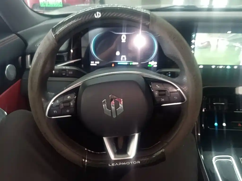 Leapmotor Leapmotor S01 — миниатюра 11
