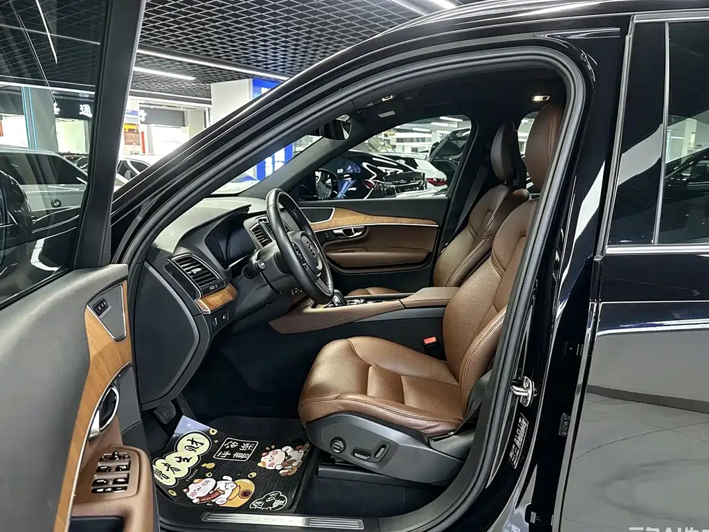 Volvo XC90 — миниатюра 4