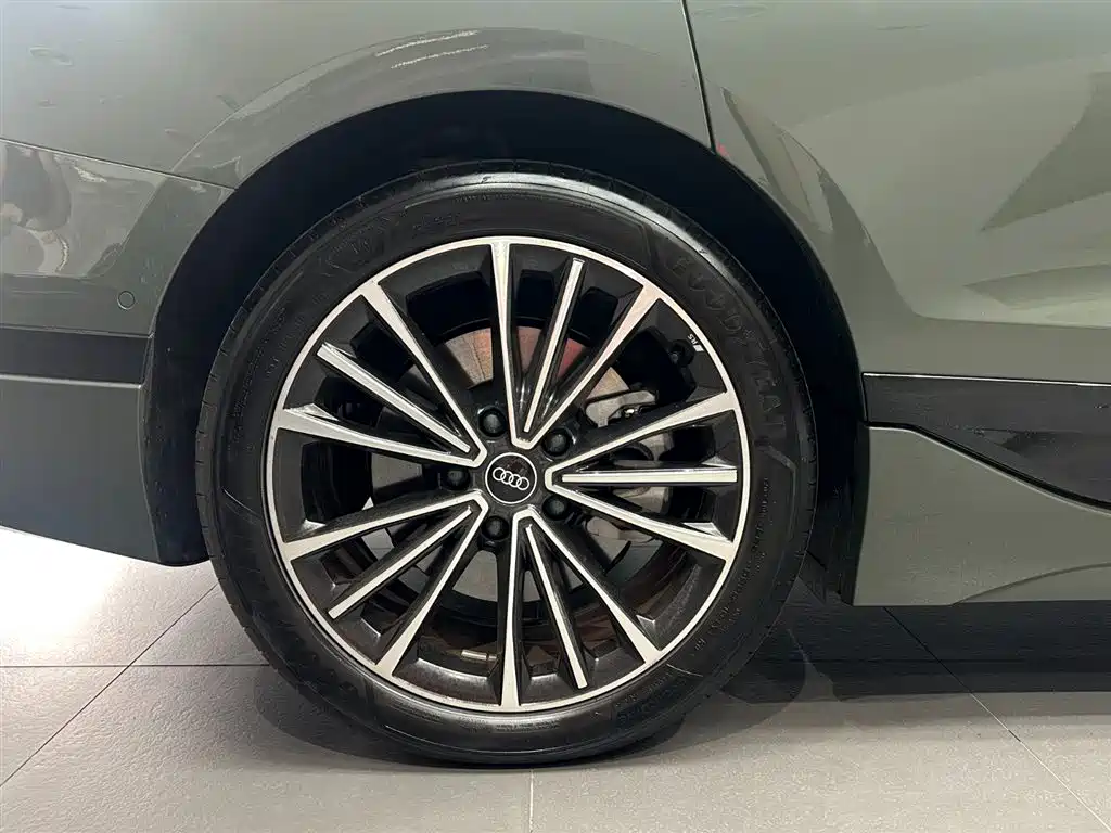 Audi A6L e-tron — миниатюра 23