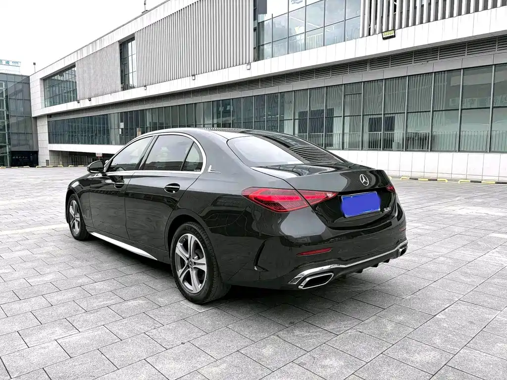 Mercedes-Benz C-Class — миниатюра 12