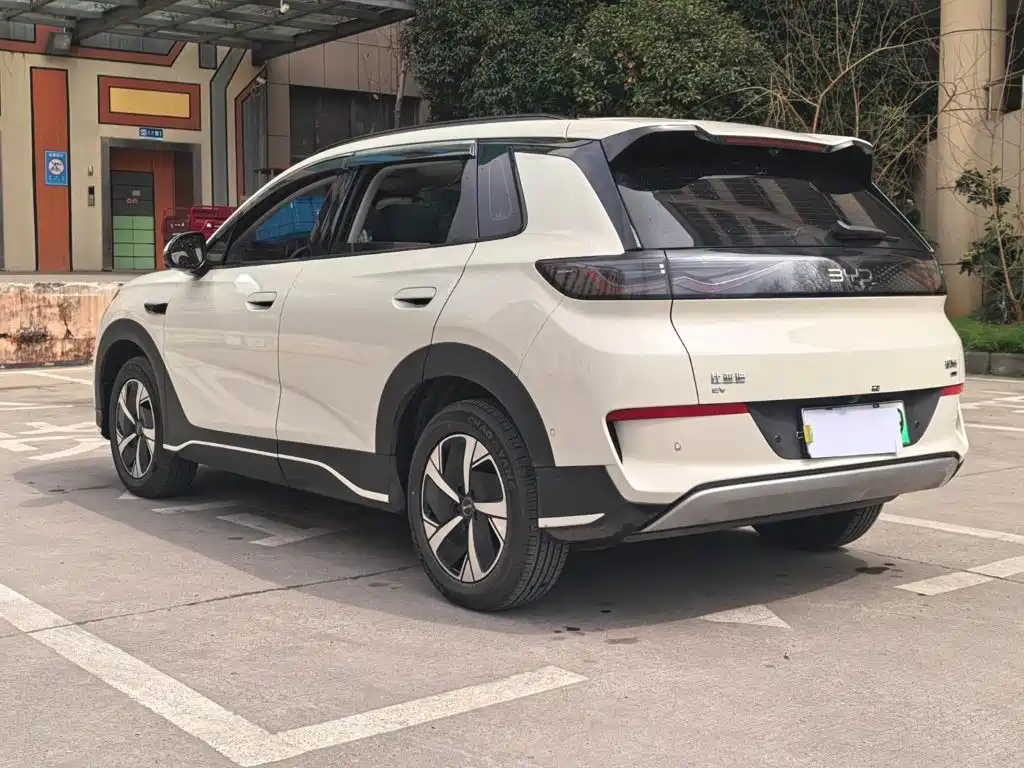BYD Sealion 05 EV — миниатюра 18