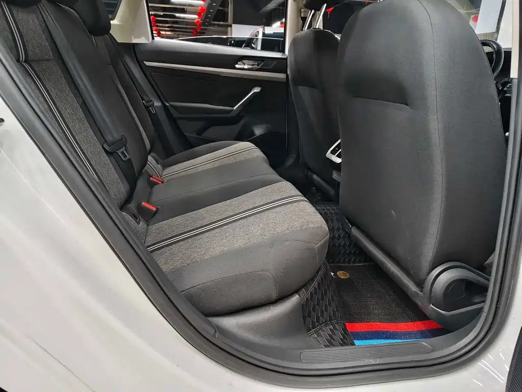 Volkswagen Lavida — миниатюра 8