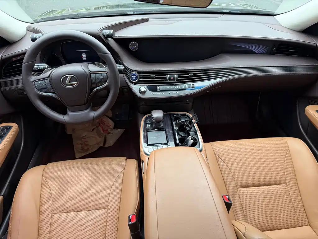 Lexus LS — миниатюра 10